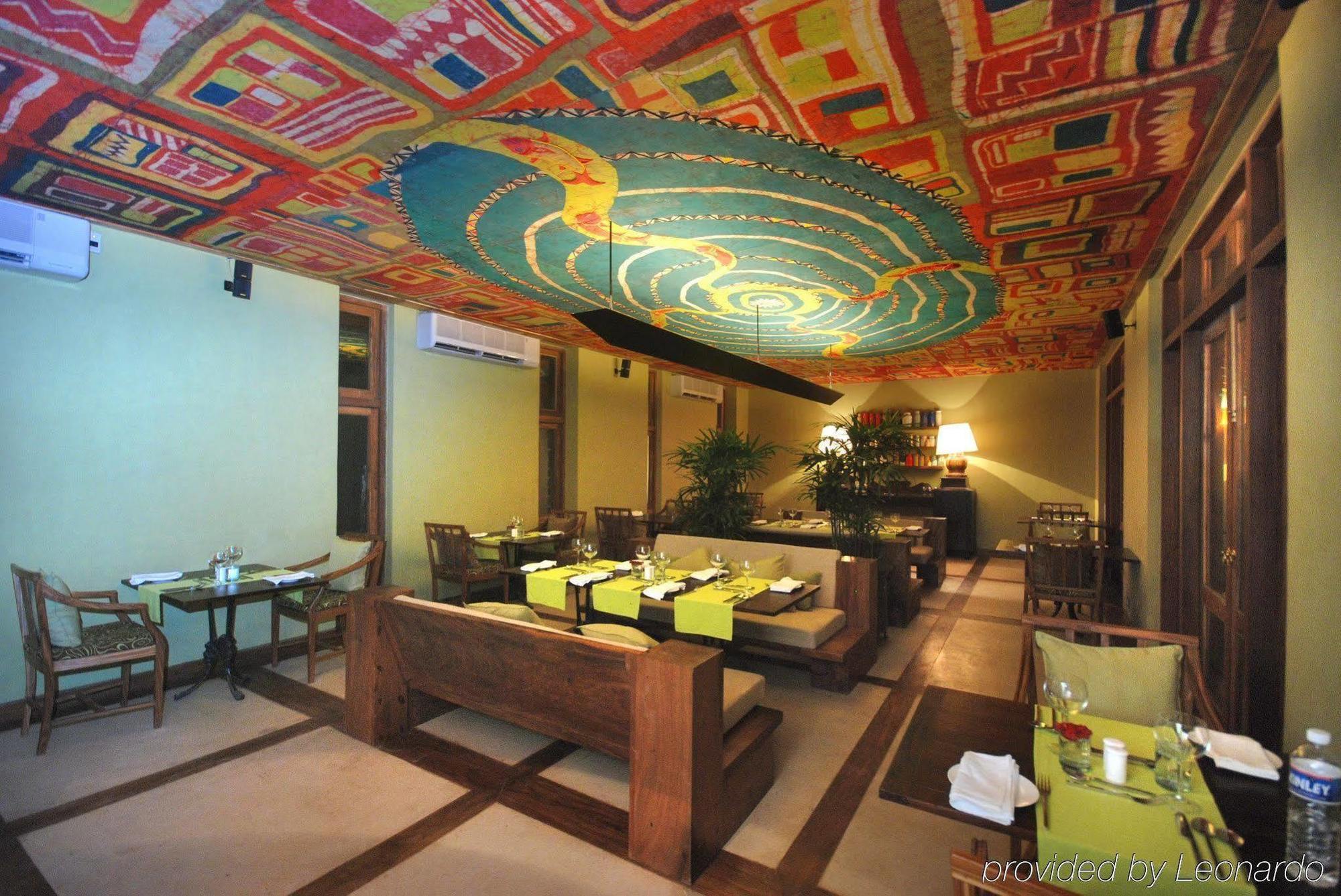 Ganga Kutir Hotel Raichak Restaurant billede